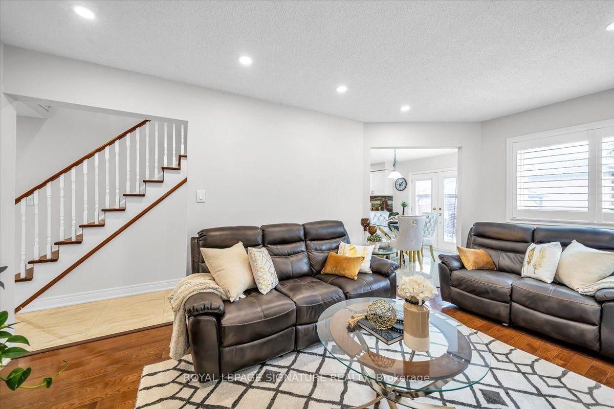 3 Griffen Place • Whitby, ON photo 13