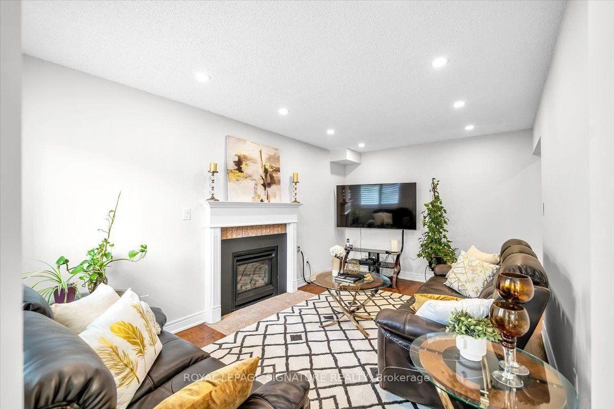 3 Griffen Place • Whitby, ON photo 14