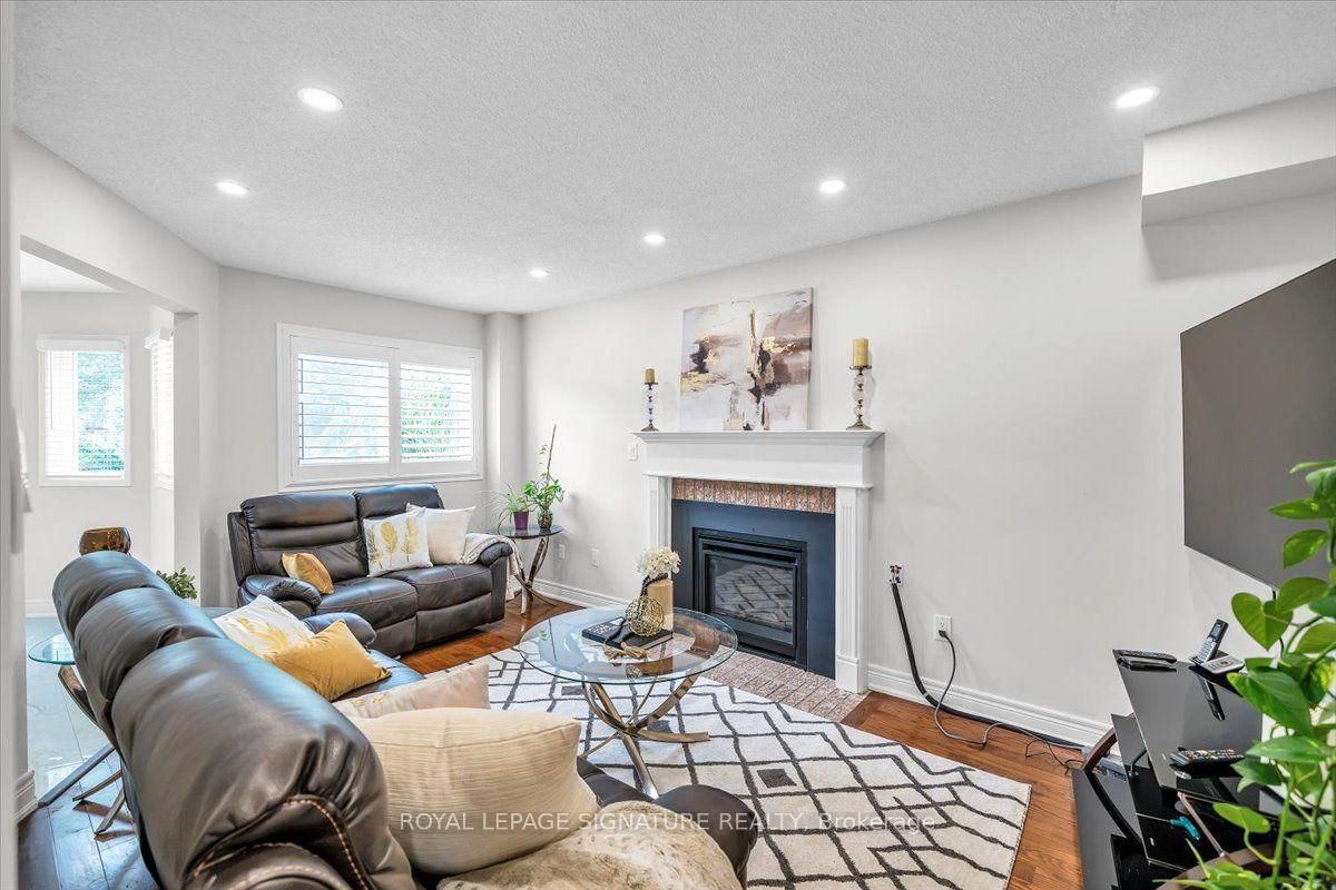 3 Griffen Place • Whitby, ON photo 15