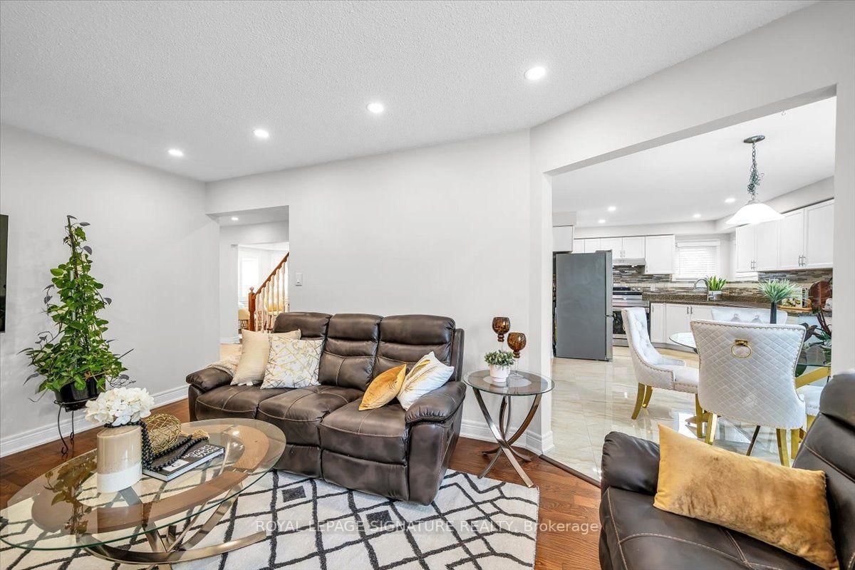 3 Griffen Place • Whitby, ON photo 17