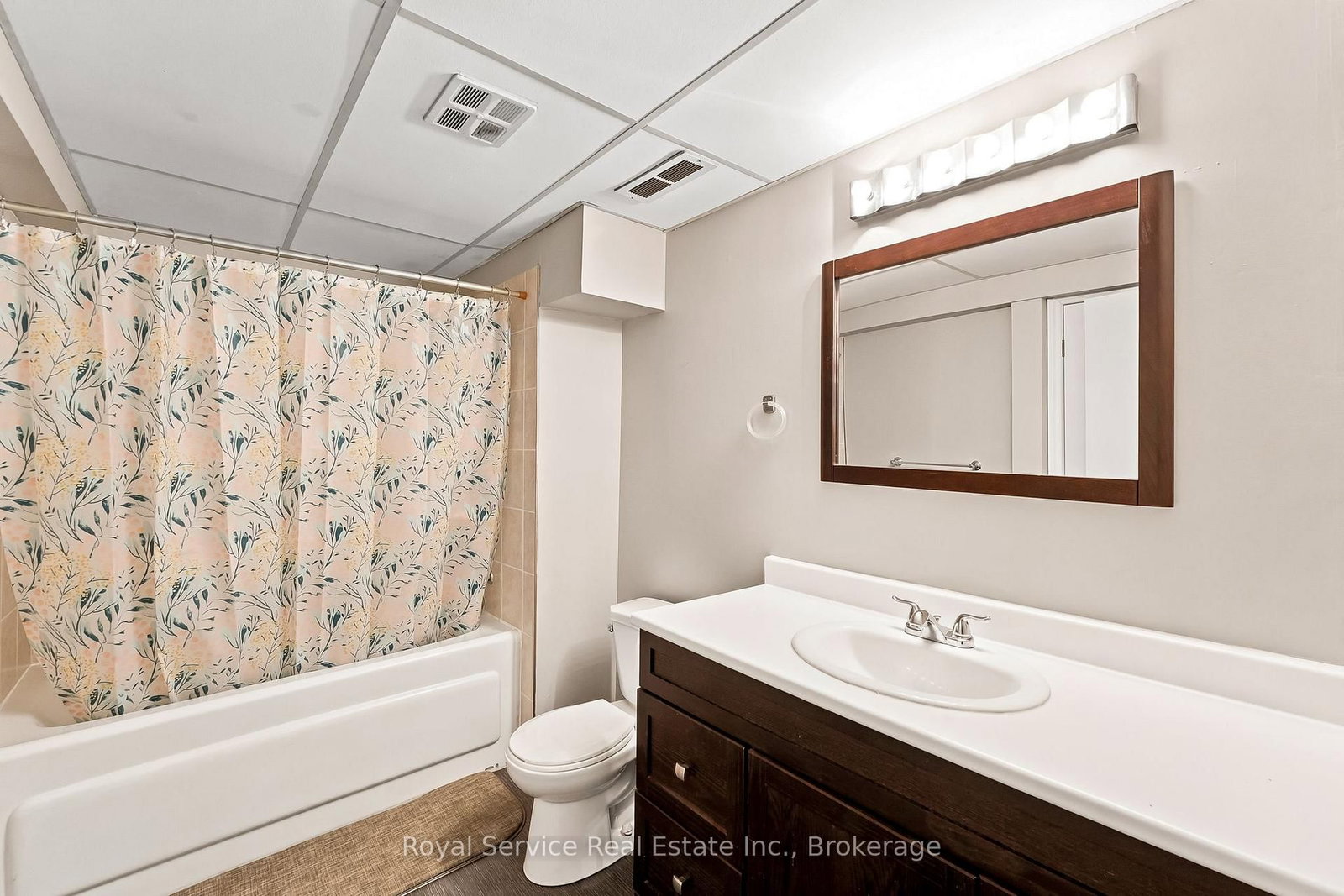640 Hillcroft Street • Oshawa, ON photo 42