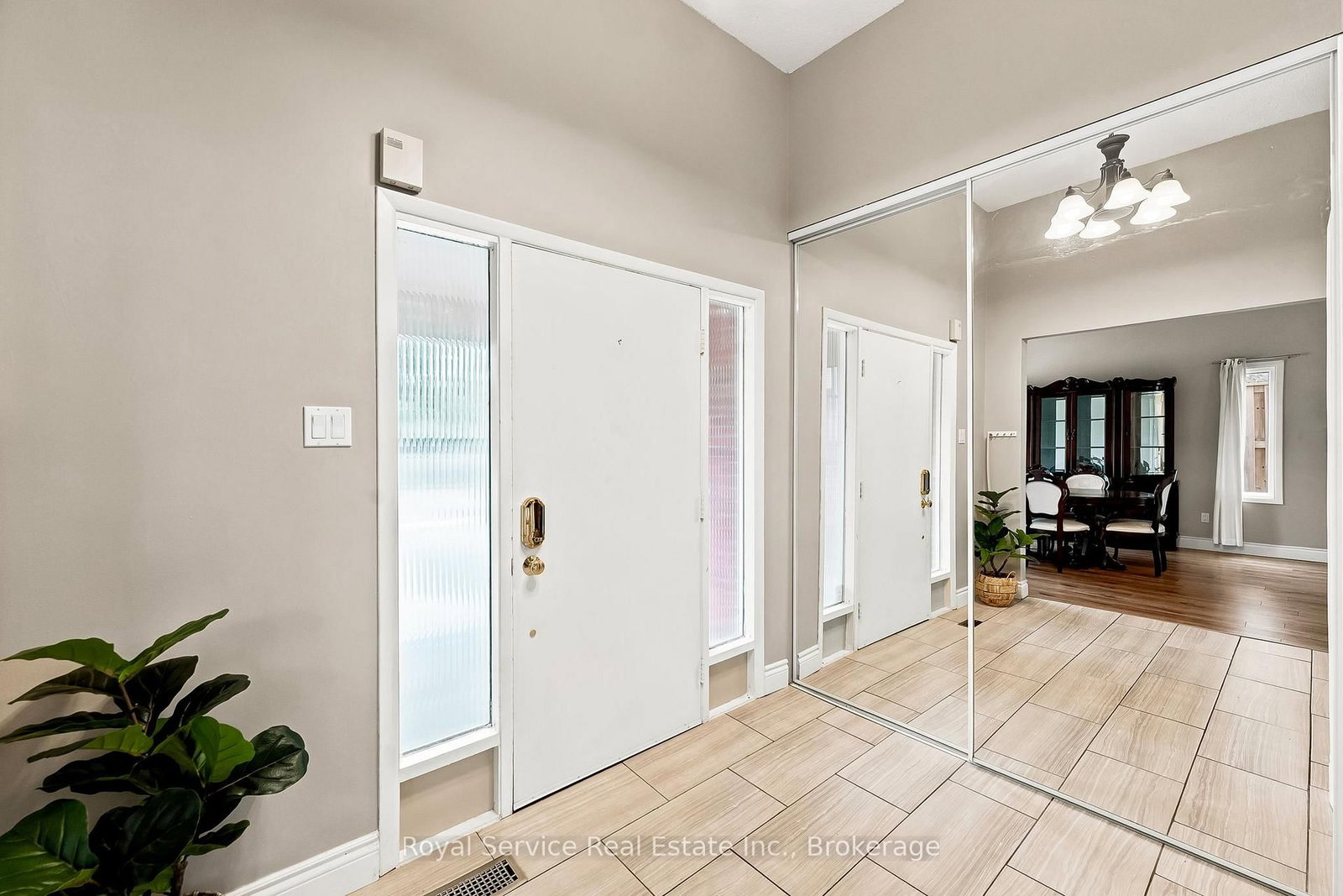 640 Hillcroft Street • Oshawa, ON photo 6
