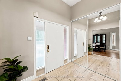 640 Hillcroft Street • Oshawa, ON photo 6