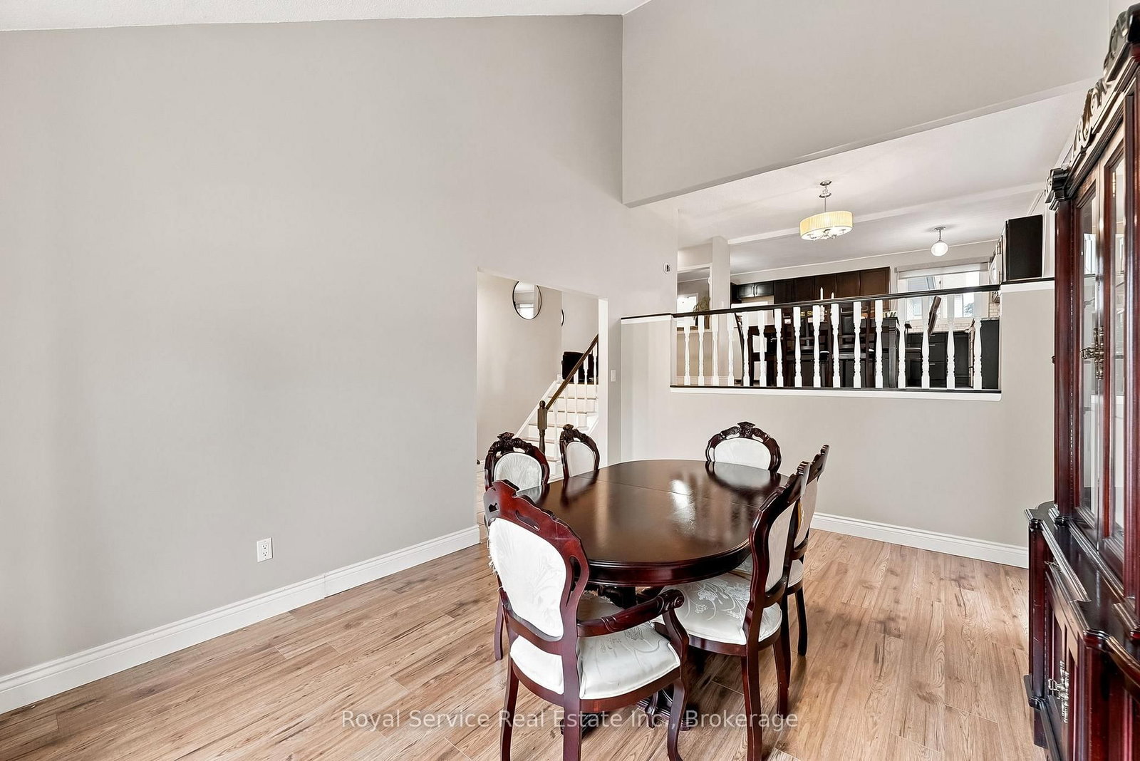 640 Hillcroft Street • Oshawa, ON photo 9