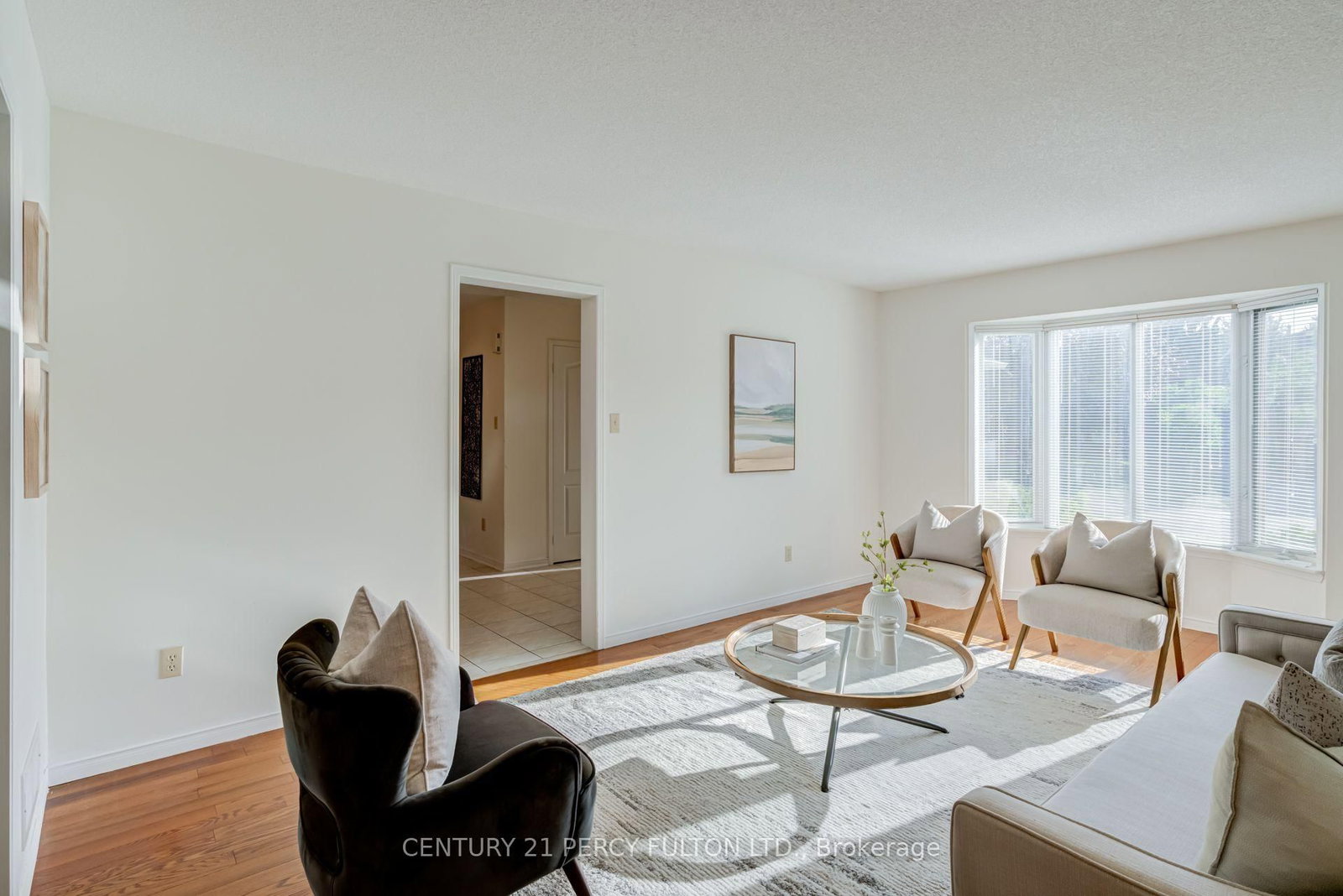 199 Fallingbrook Street • Whitby, ON photo 5