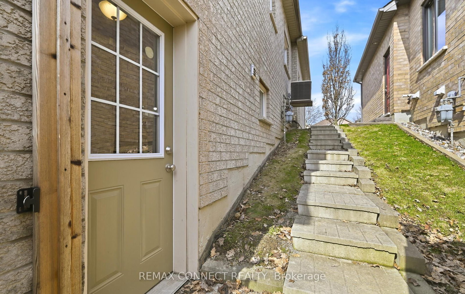 2361 Southcott Road • Pickering, ON photo 44