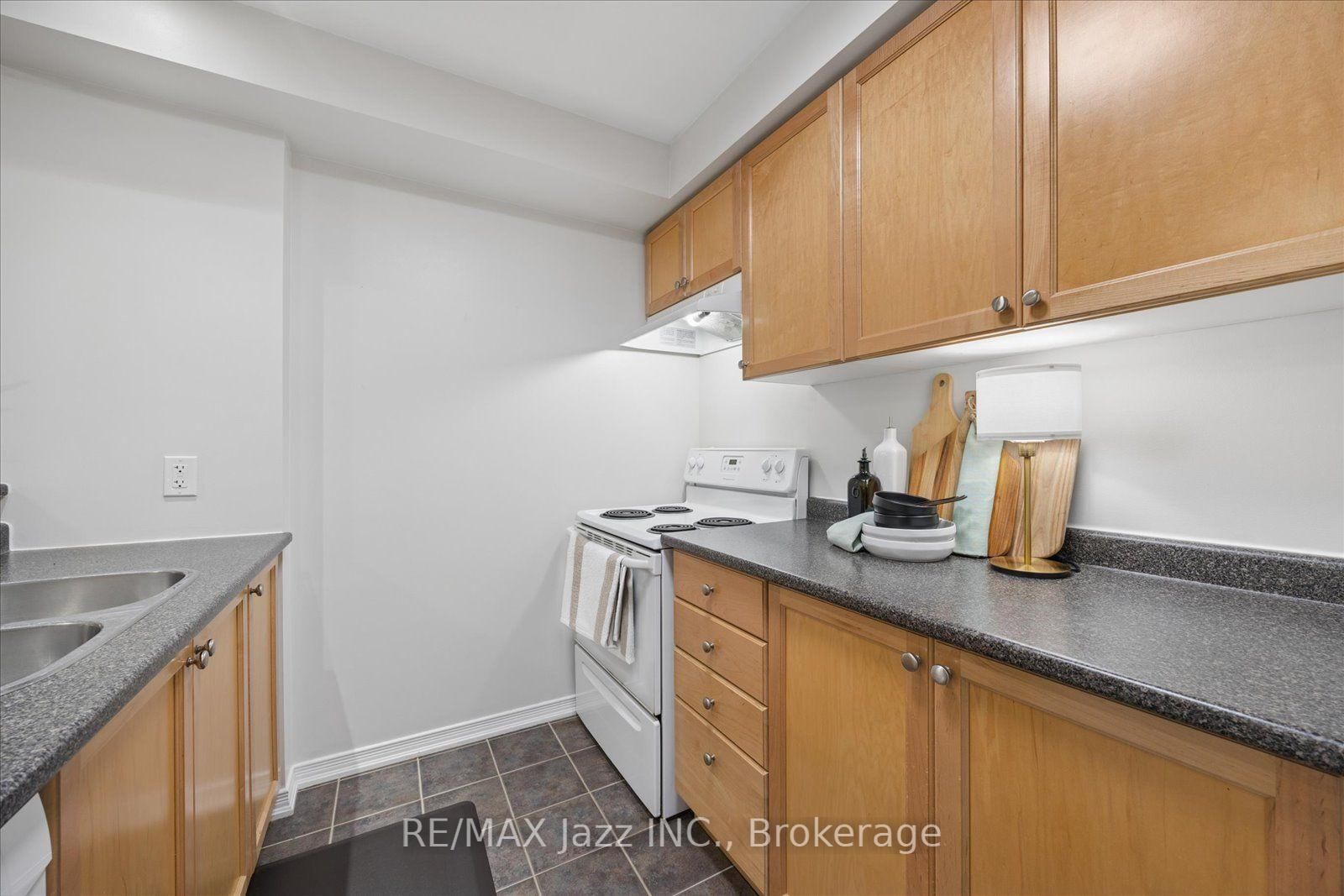 120 Aspen Springs Drive • #204 • Clarington, ON photo 18