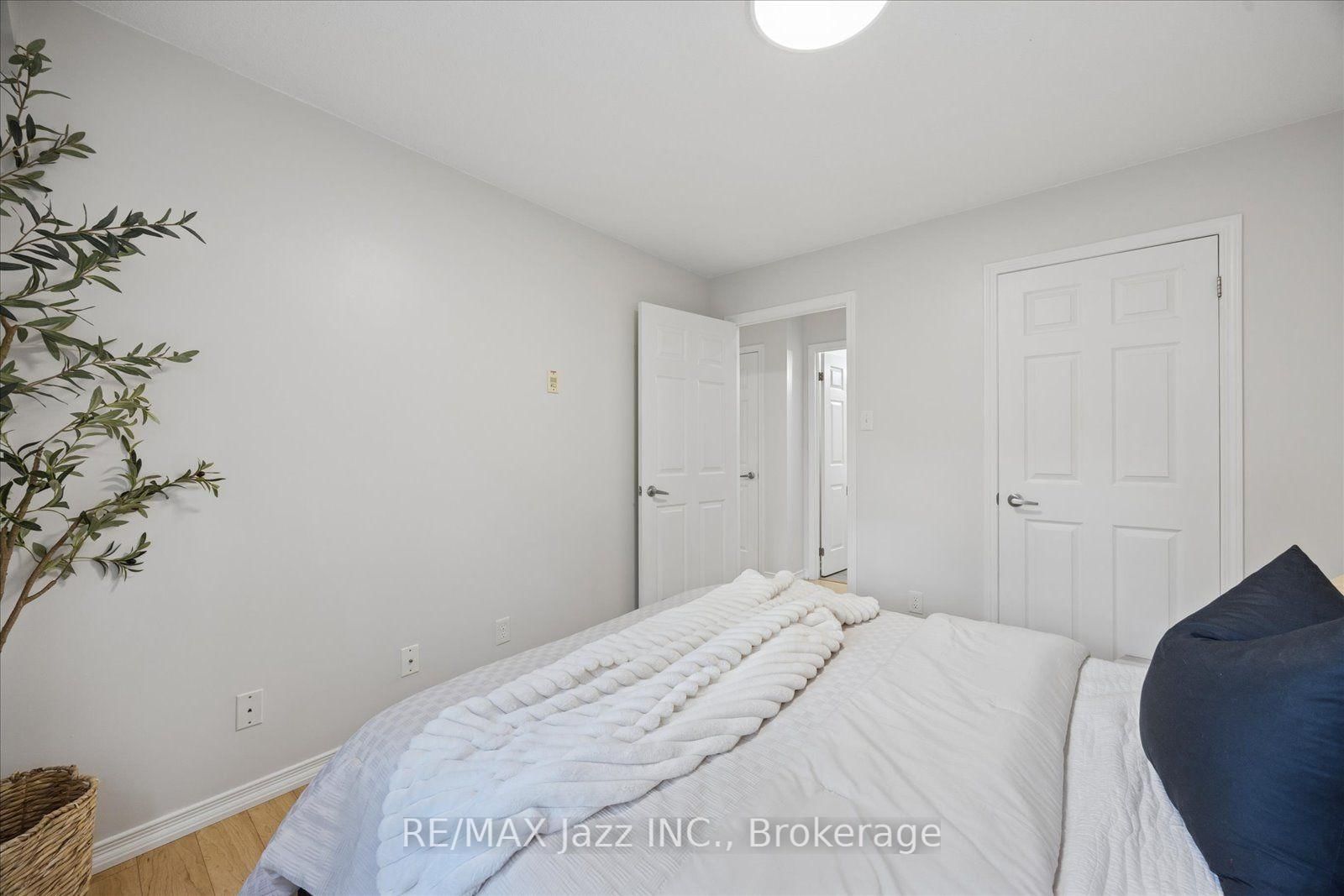 120 Aspen Springs Drive • #204 • Clarington, ON photo 21
