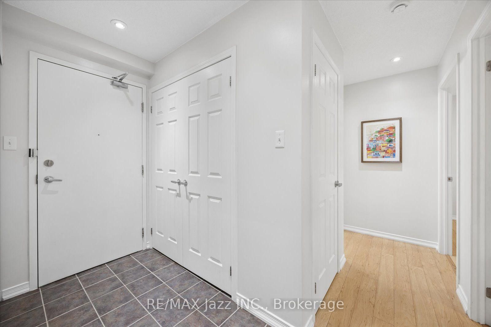 120 Aspen Springs Drive • #204 • Clarington, ON photo 8