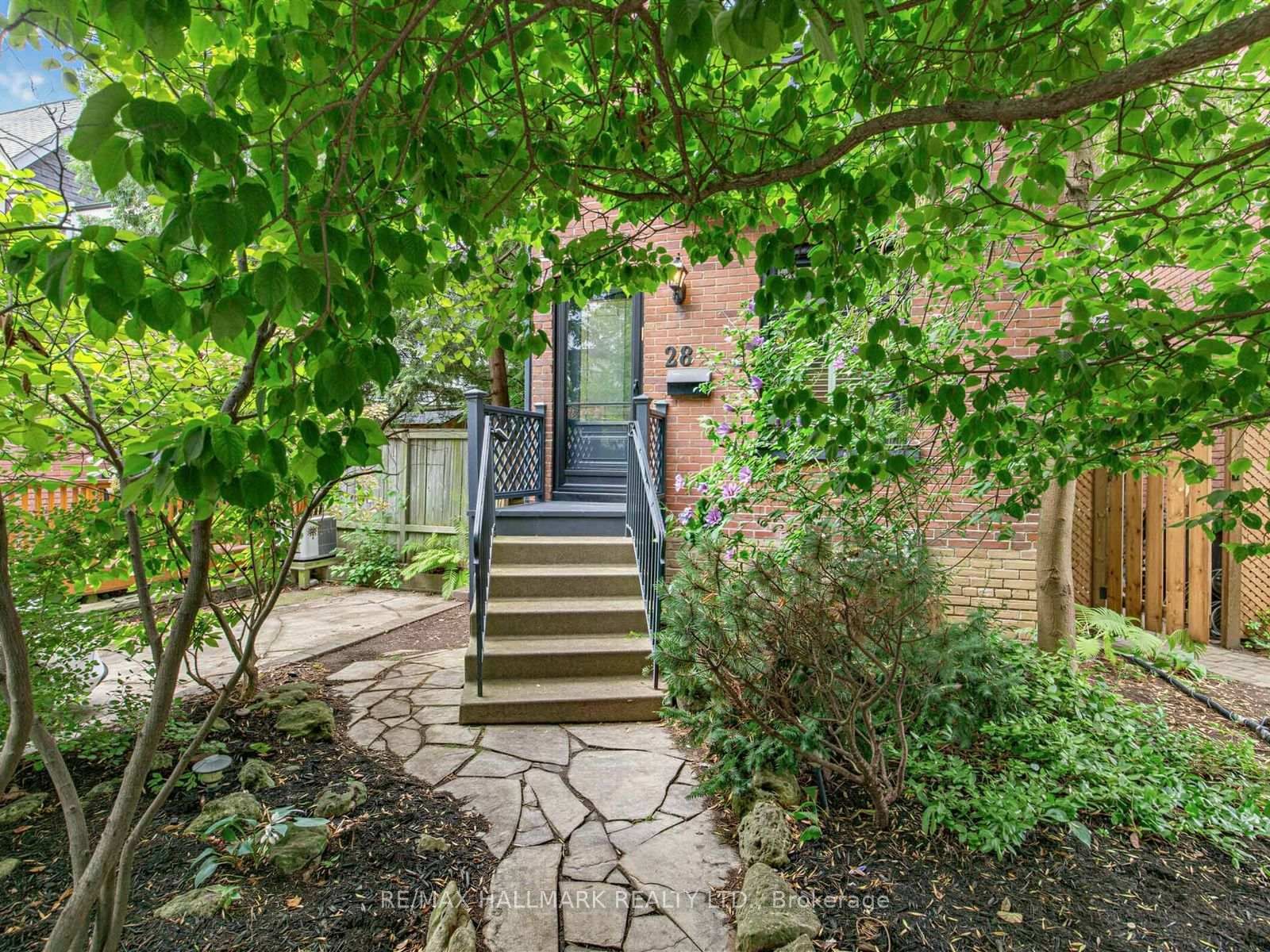 Detached House sold at 28 Condor Avenue, Toronto, Ontario, M4J 3M8 - Blake-Jones - MLS: E13711368