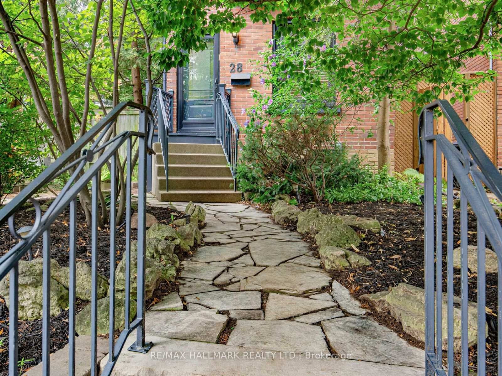 Detached House sold at 28 Condor Avenue, Toronto, Ontario, M4J 3M8 - Blake-Jones - MLS: E13711368