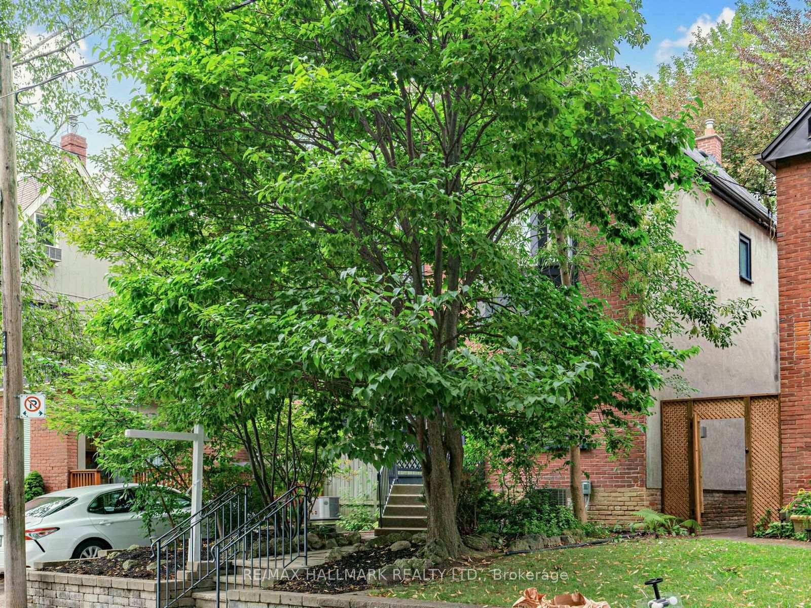 Detached House sold at 28 Condor Avenue, Toronto, Ontario, M4J 3M8 - Blake-Jones - MLS: E13711368