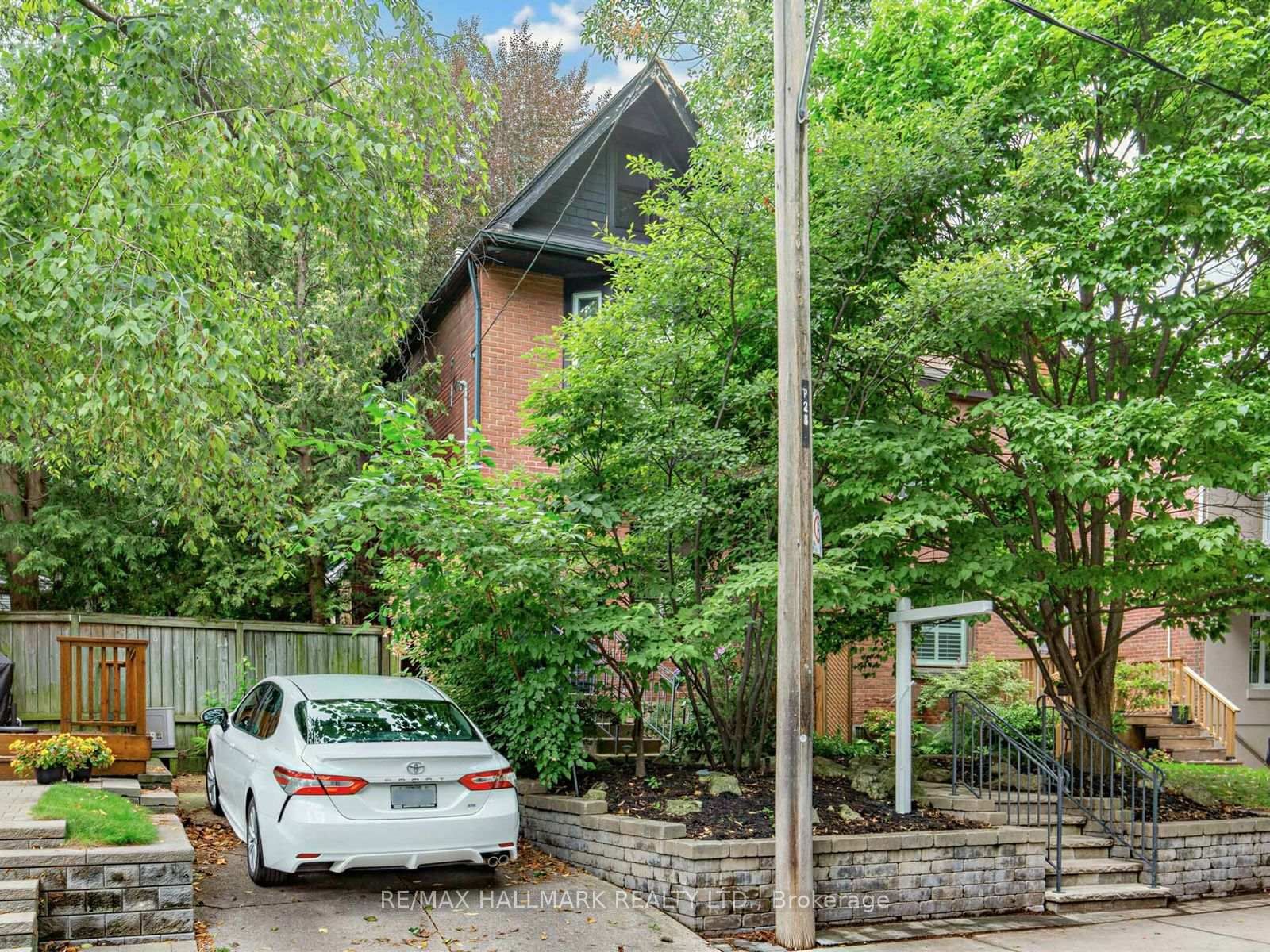 Detached House sold at 28 Condor Avenue, Toronto, Ontario, M4J 3M8 - Blake-Jones - MLS: E13711368