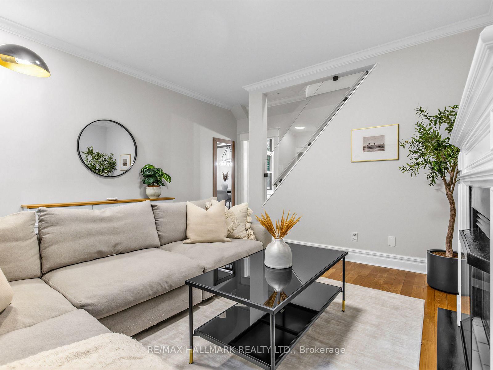 Detached House sold at 28 Condor Avenue, Toronto, Ontario, M4J 3M8 - Blake-Jones - MLS: E13711368