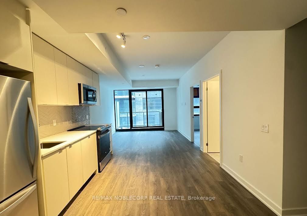 337 D-1614 Charles St, Whitby, view 4