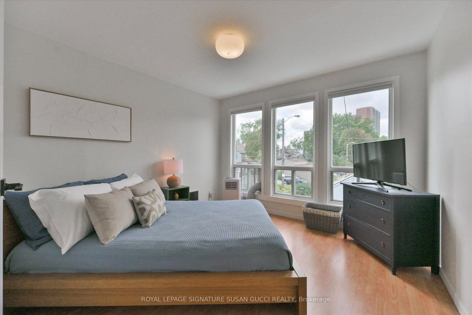 2 Sutherland Avenue • Toronto, ON photo 24