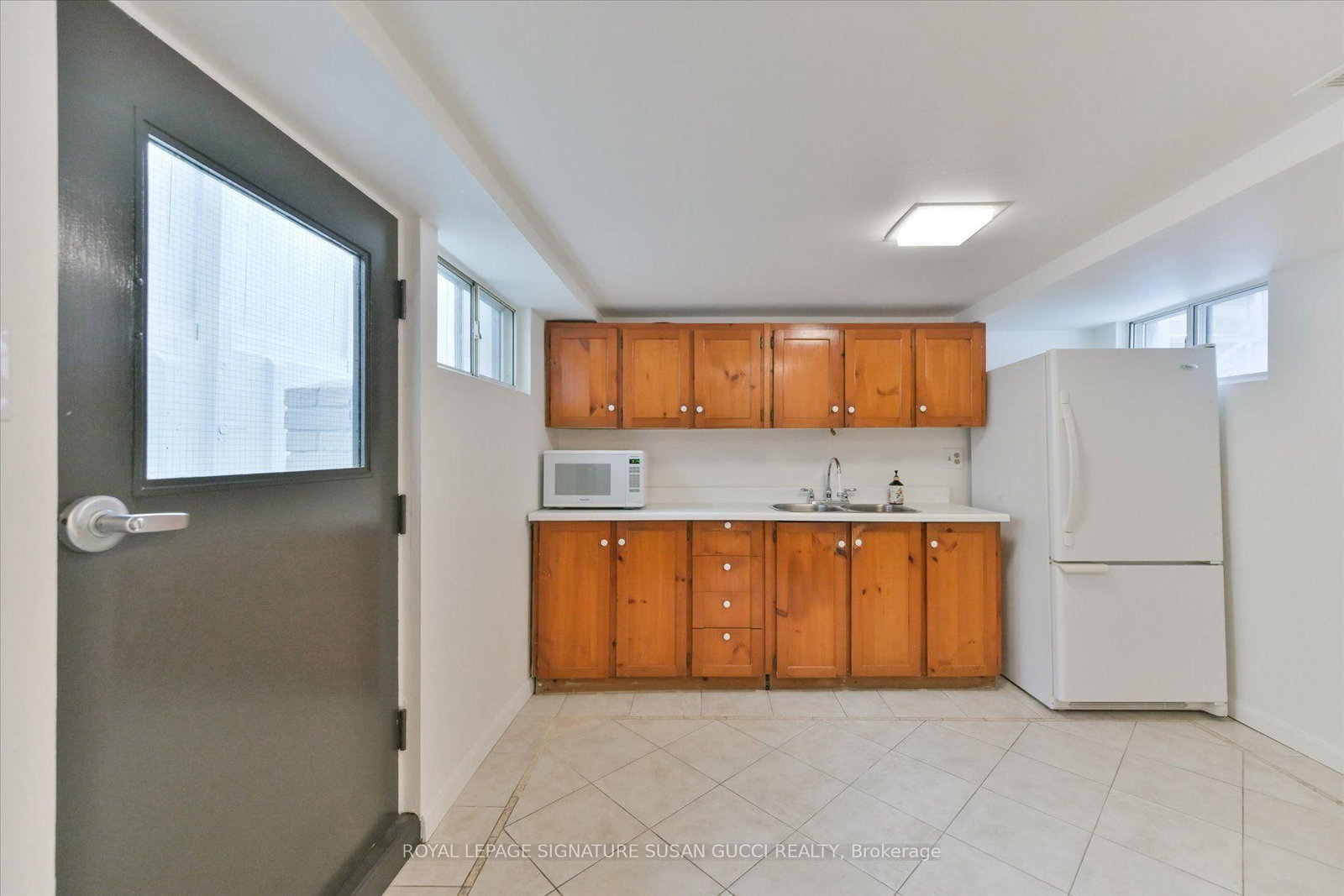 2 Sutherland Avenue • Toronto, ON photo 31