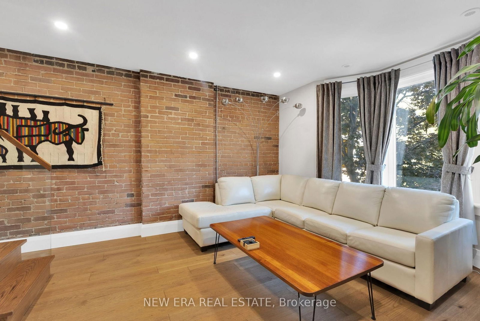 360 Woodbine Avenue • Toronto, ON photo 11