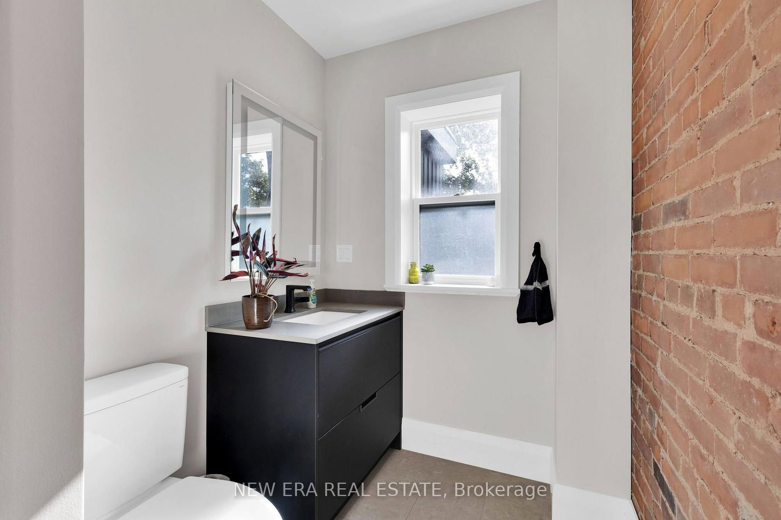 360 Woodbine Avenue • Toronto, ON photo 13