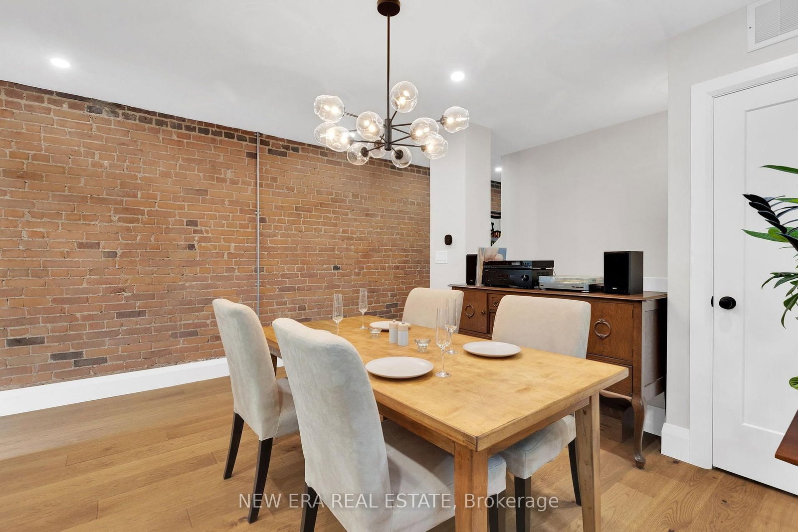 360 Woodbine Avenue • Toronto, ON photo 16