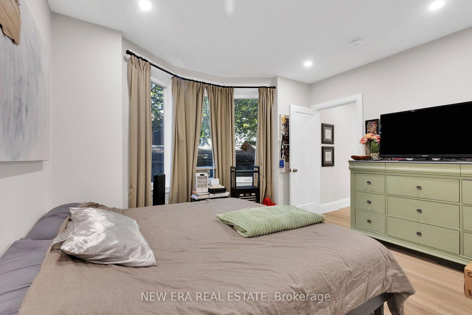 360 Woodbine Avenue • Toronto, ON photo 35