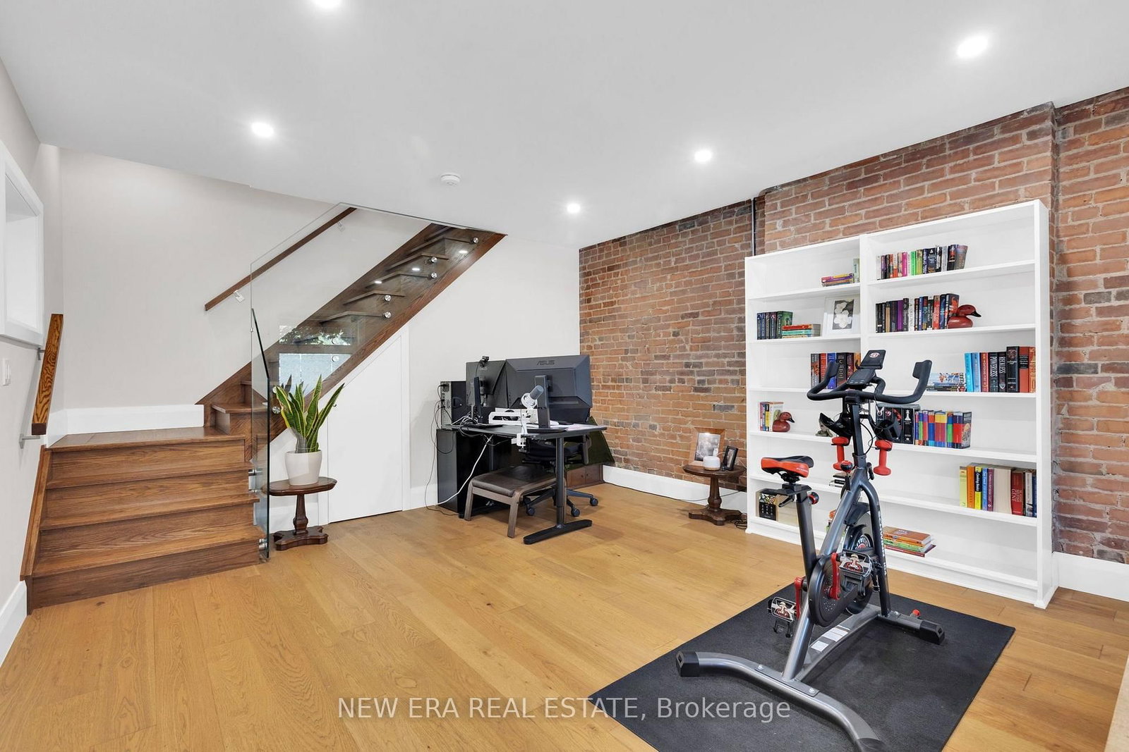 360 Woodbine Avenue • Toronto, ON photo 6