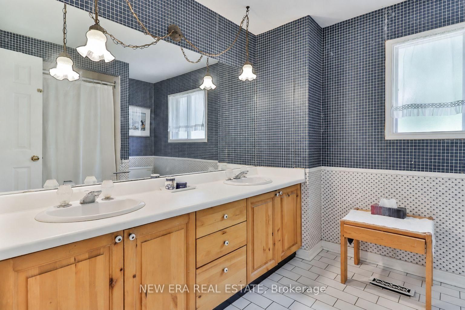 17 Bobmar Road • Toronto, ON photo 20