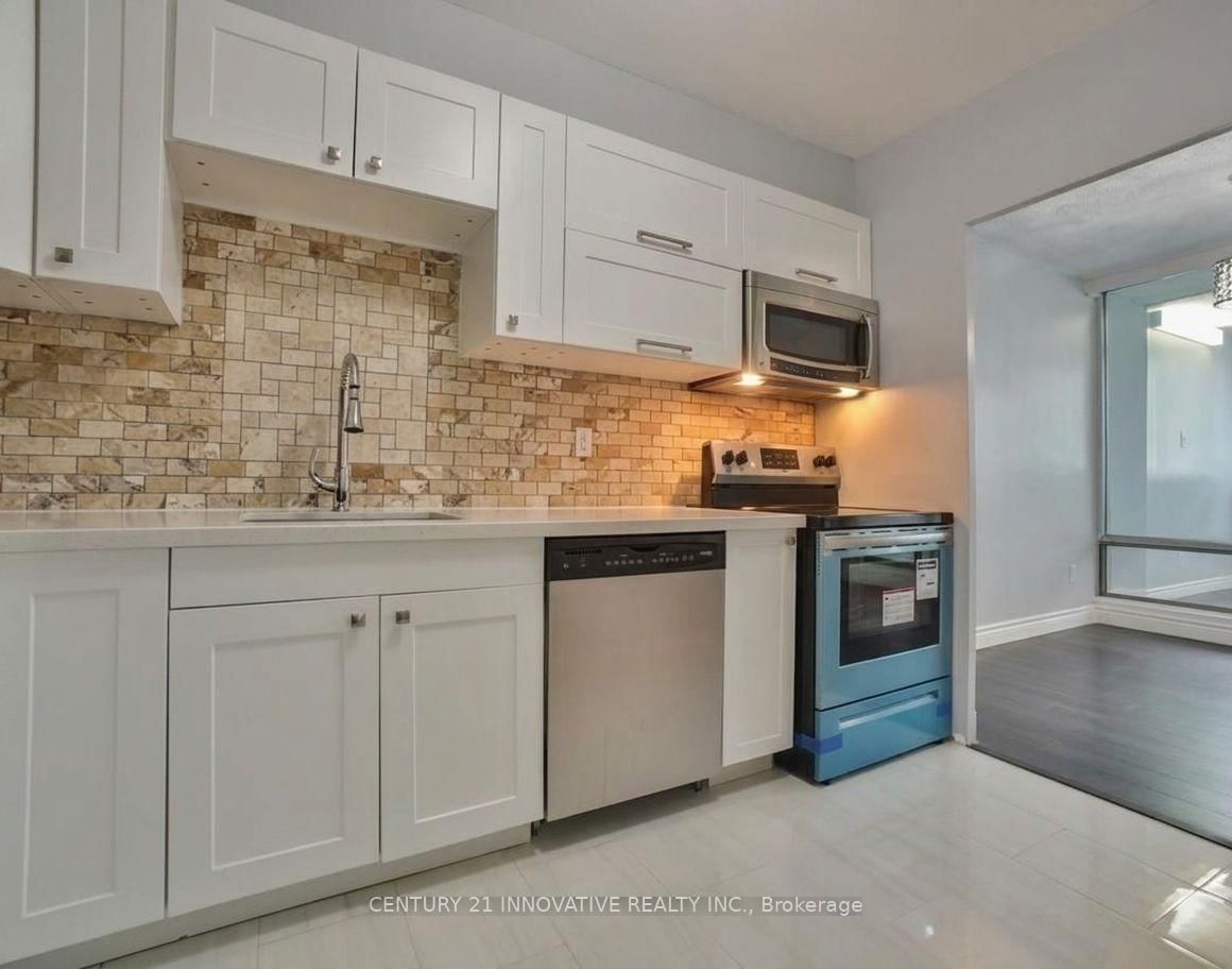 1 Massey Square • #609 • Toronto, ON photo 15