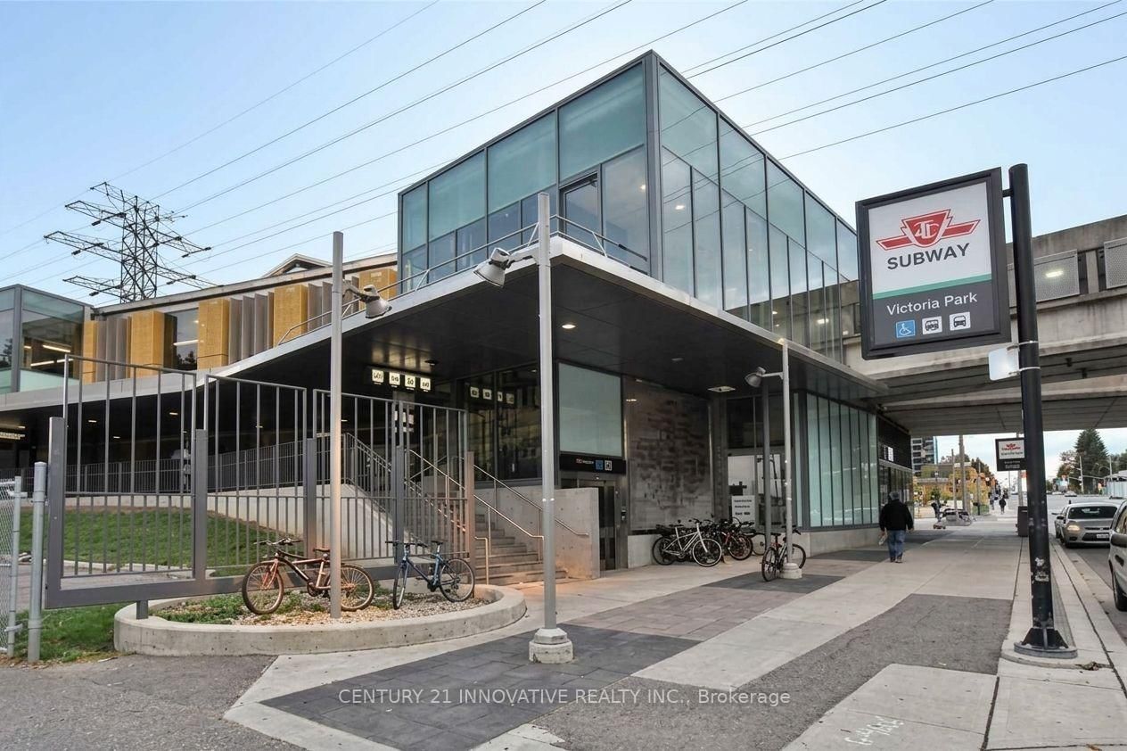 1 Massey Square • #609 • Toronto, ON photo 23