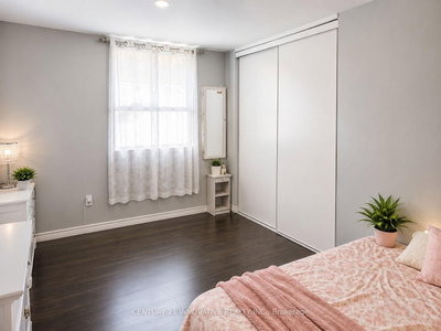 1 Massey Square • #609 • Toronto, ON photo 9