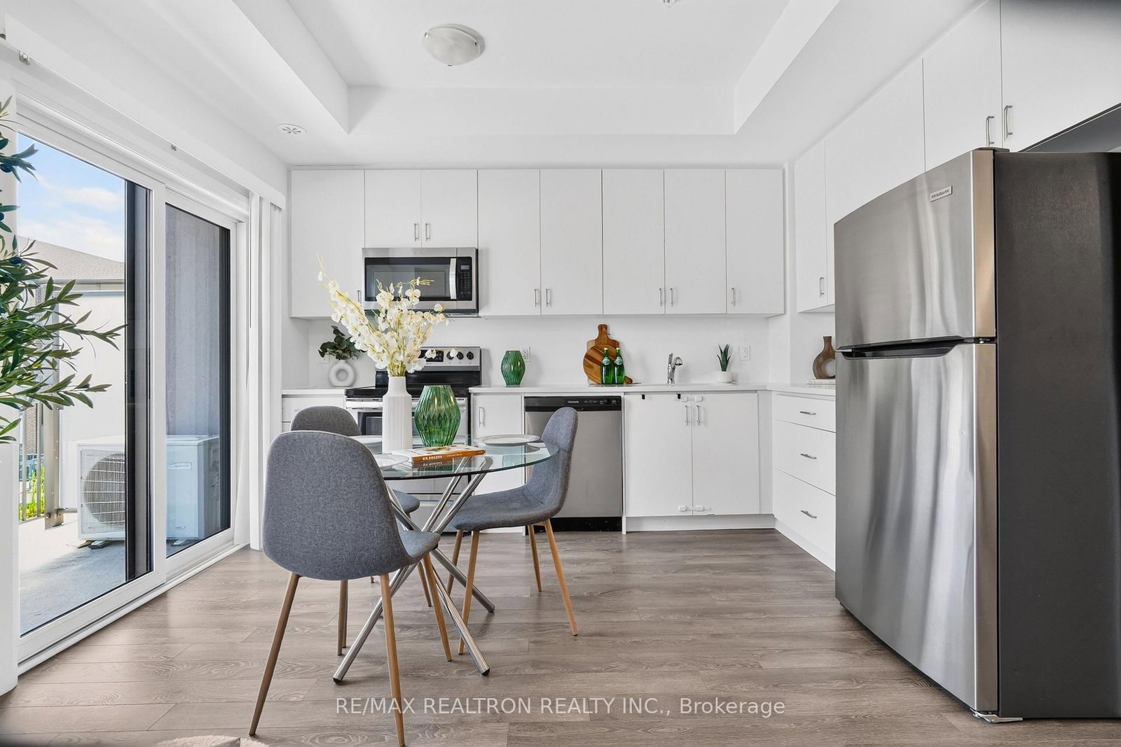 2635 William Jackson Drive • #1010 • Pickering, ON photo 5