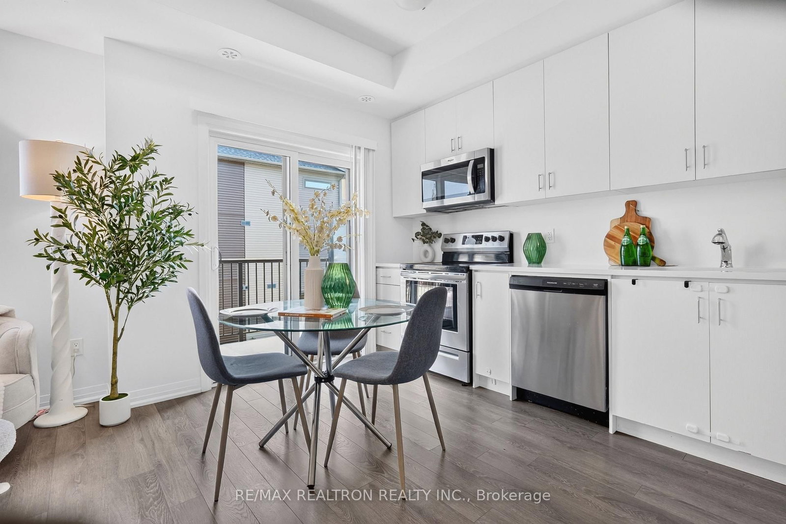2635 William Jackson Drive • #1010 • Pickering, ON photo 6
