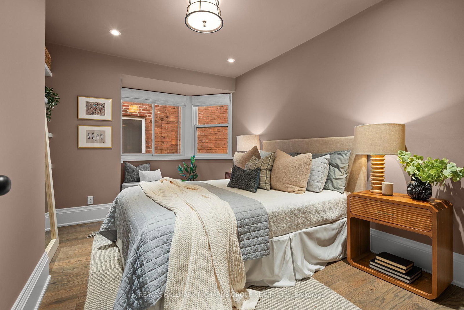 49 Lee Avenue • Toronto, ON photo 13