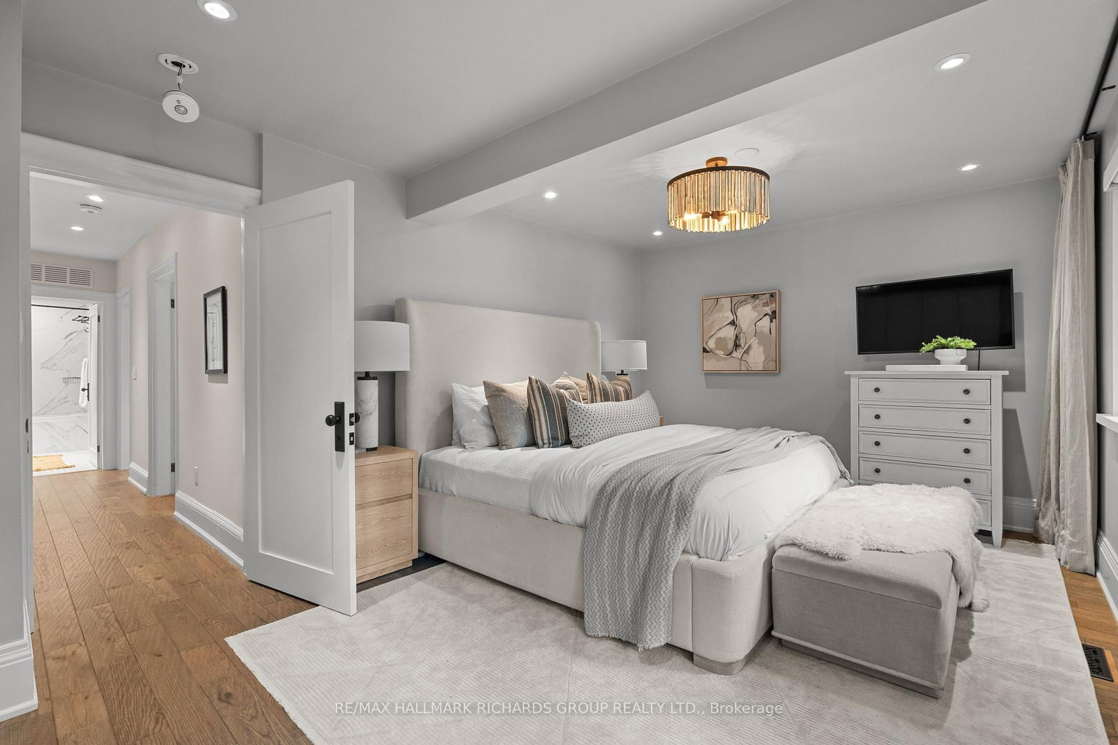 49 Lee Avenue • Toronto, ON photo 14