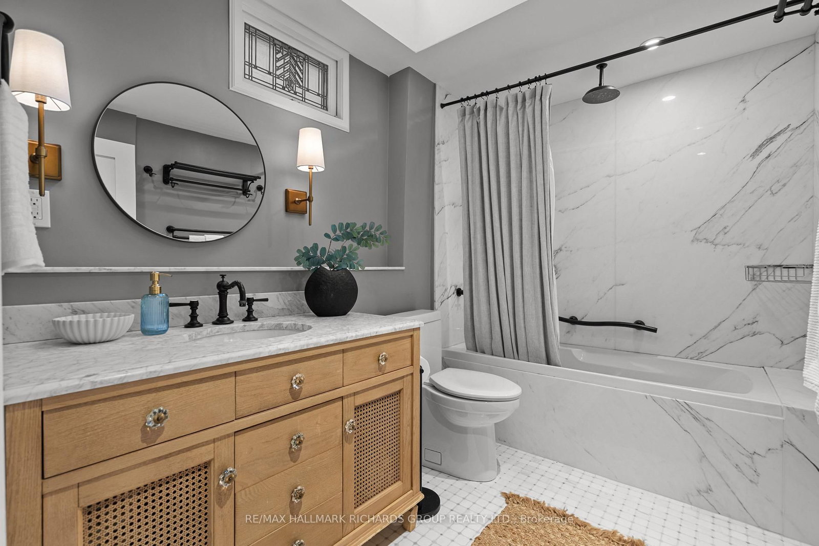 49 Lee Avenue • Toronto, ON photo 18