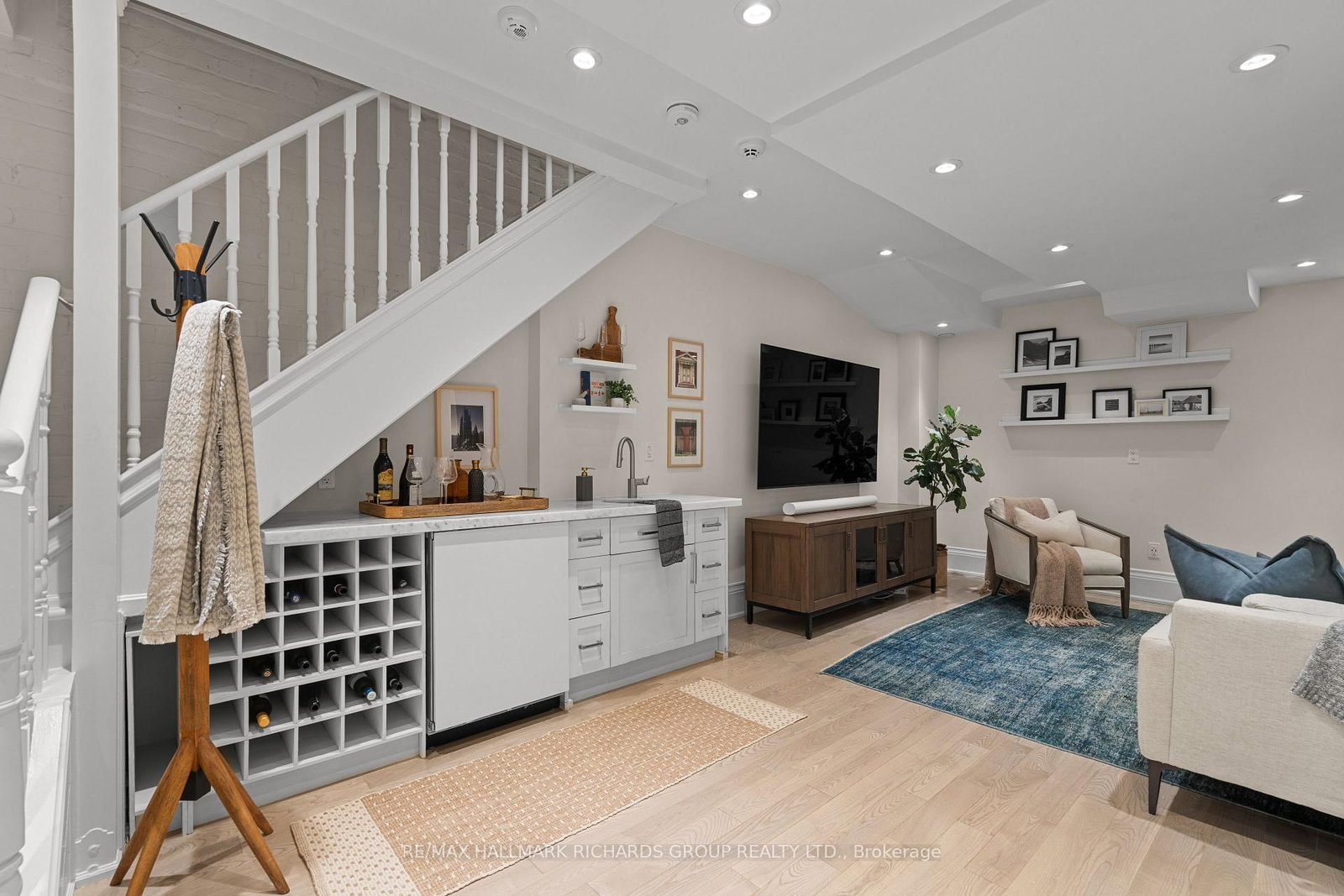 49 Lee Avenue • Toronto, ON photo 23