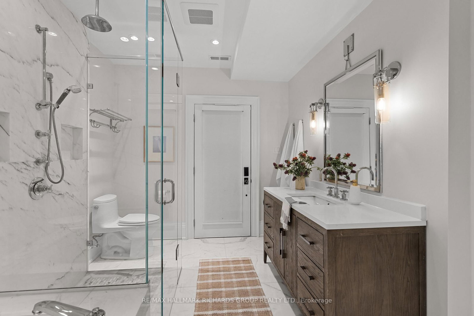 49 Lee Avenue • Toronto, ON photo 27