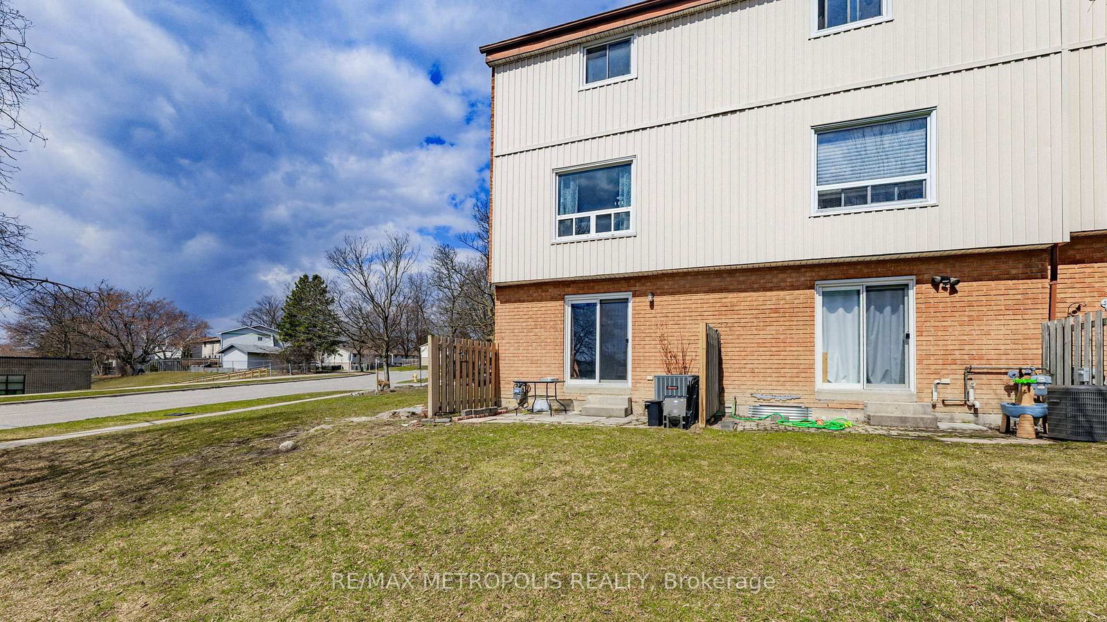 601 Galahad Drive • #19 • Oshawa, ON photo 43