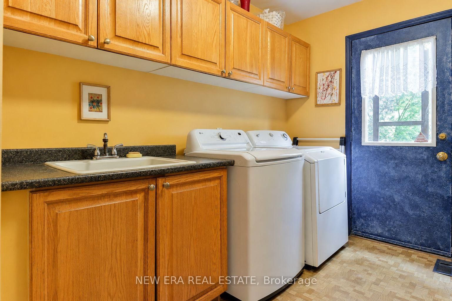 37 Glenthorne Drive • Toronto, ON photo 16