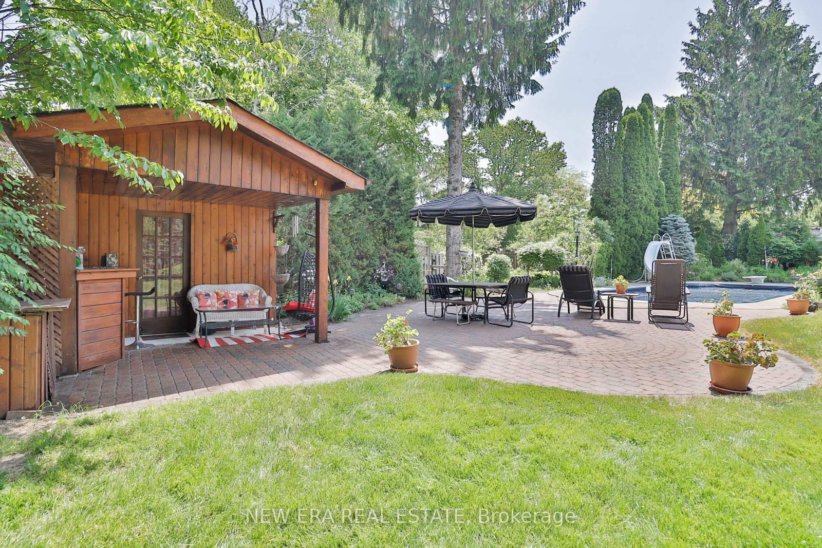 37 Glenthorne Drive • Toronto, ON photo 8