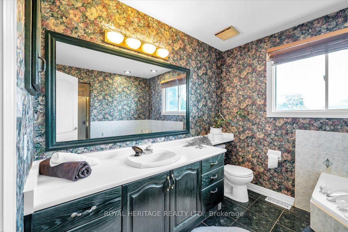 828 Wildflower Court • Oshawa, ON photo 28