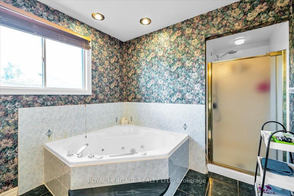 828 Wildflower Court • Oshawa, ON photo 29