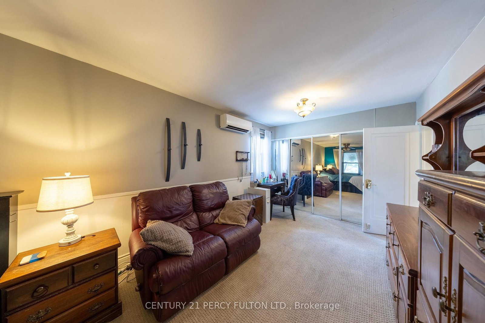 816 SIMCOE Street N • Oshawa, ON photo 12
