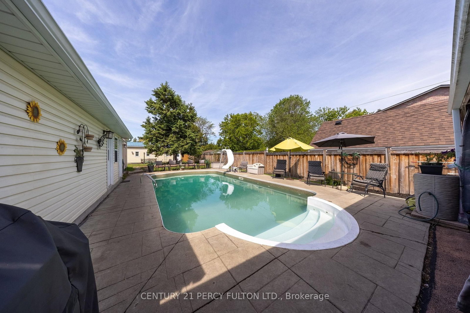 816 SIMCOE Street N • Oshawa, ON photo 17