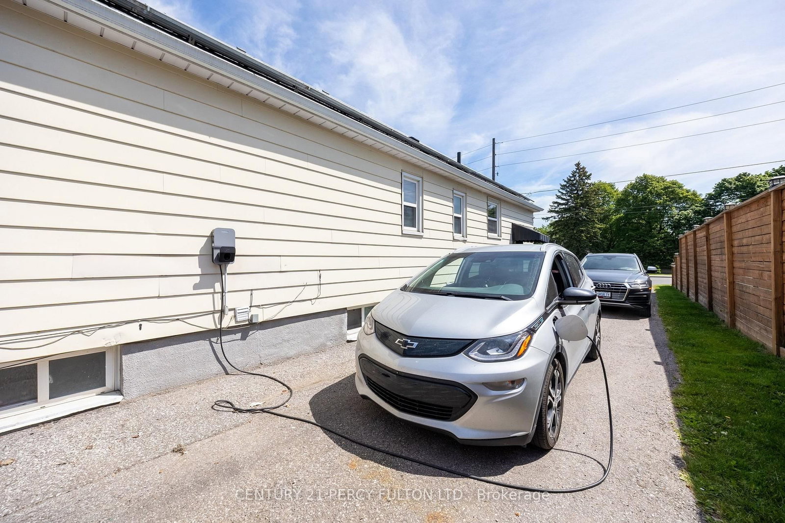 816 SIMCOE Street N • Oshawa, ON photo 34