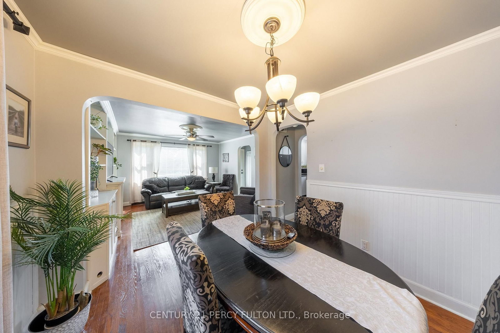 816 SIMCOE Street N • Oshawa, ON photo 7