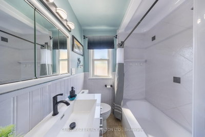 816 SIMCOE Street N • Oshawa, ON photo 9