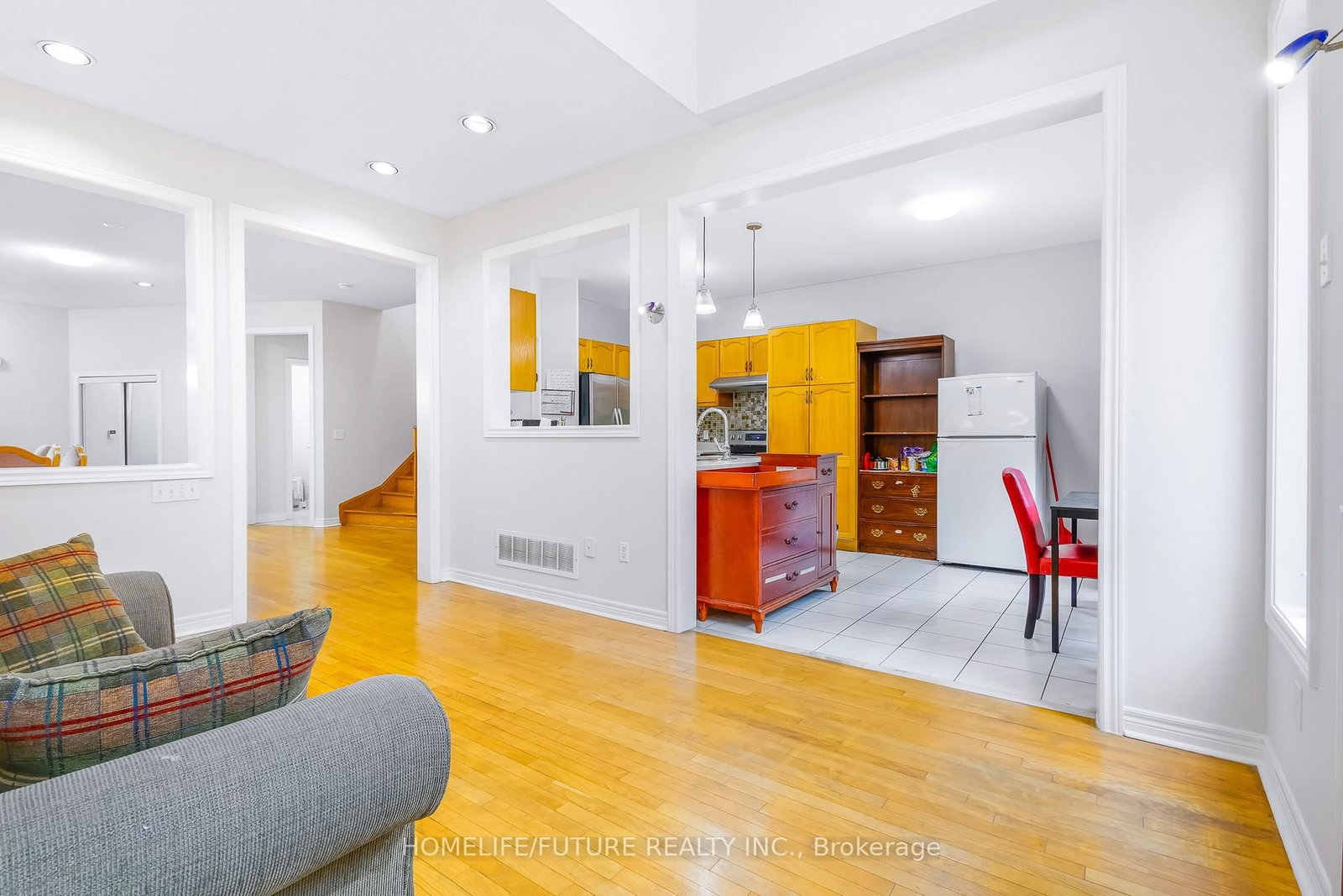 88 Mourning Dove Crescent • Toronto, ON photo 13