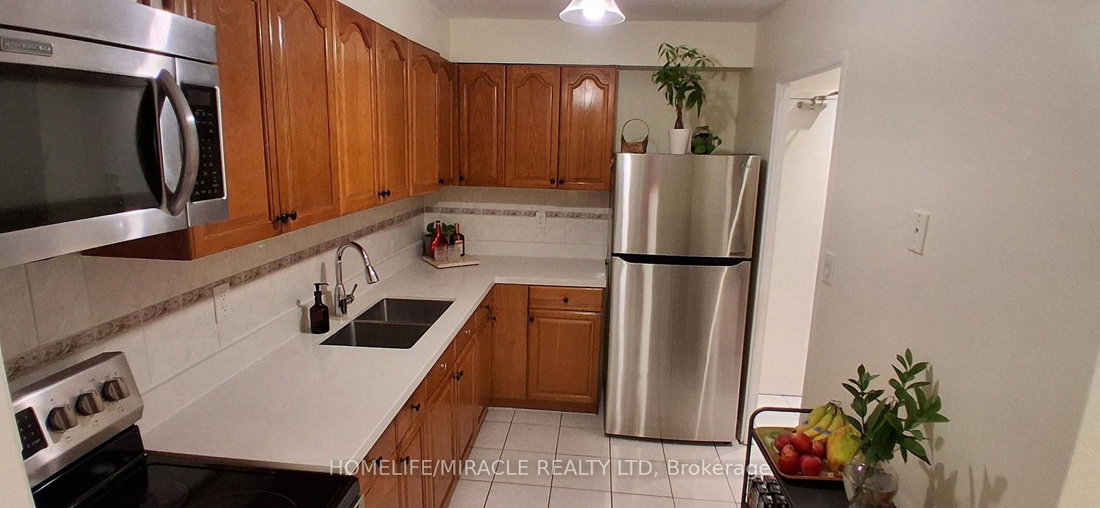 1 Massey Square • #1618 • Toronto, ON photo 12