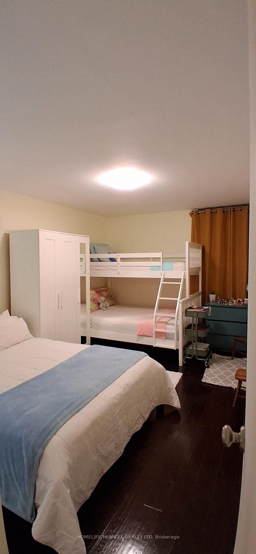 1 Massey Square • #1618 • Toronto, ON photo 23